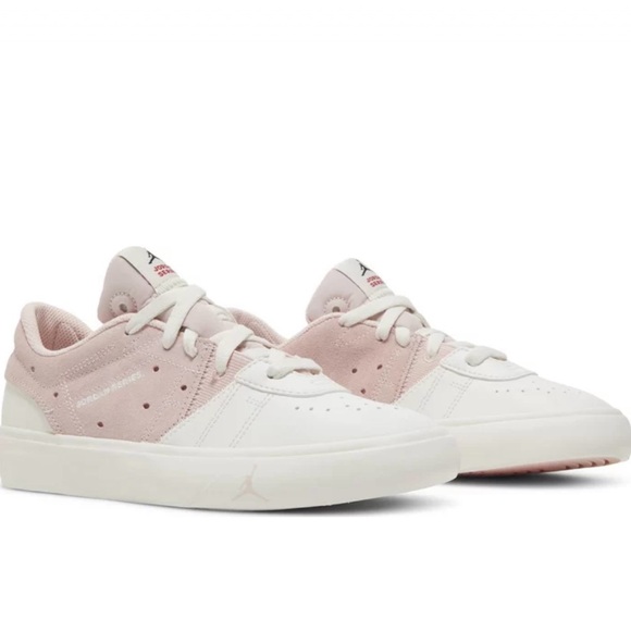 NIB Women’s Jordan Series.03 'Atmosphere’ in Atmosphere/Black/Univ Red/Sail - Picture 2 of 10